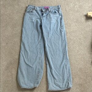 Edikted Light Wash Boyfriend Wide-Leg Jeans